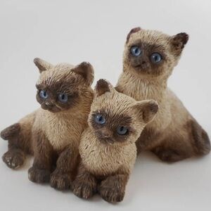 Trio of Siamese Cats Sandicast figurine